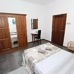 Διαμέρισμα Sator Ρόβινι