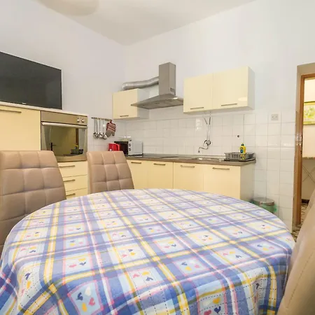 Apartment Sator *